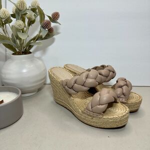 New Kenneth Cole Olivia Braided Wedge Espadrille Sandal Chai Women's 6M NWOB